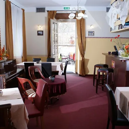 Rooms Ptuj Hostel *